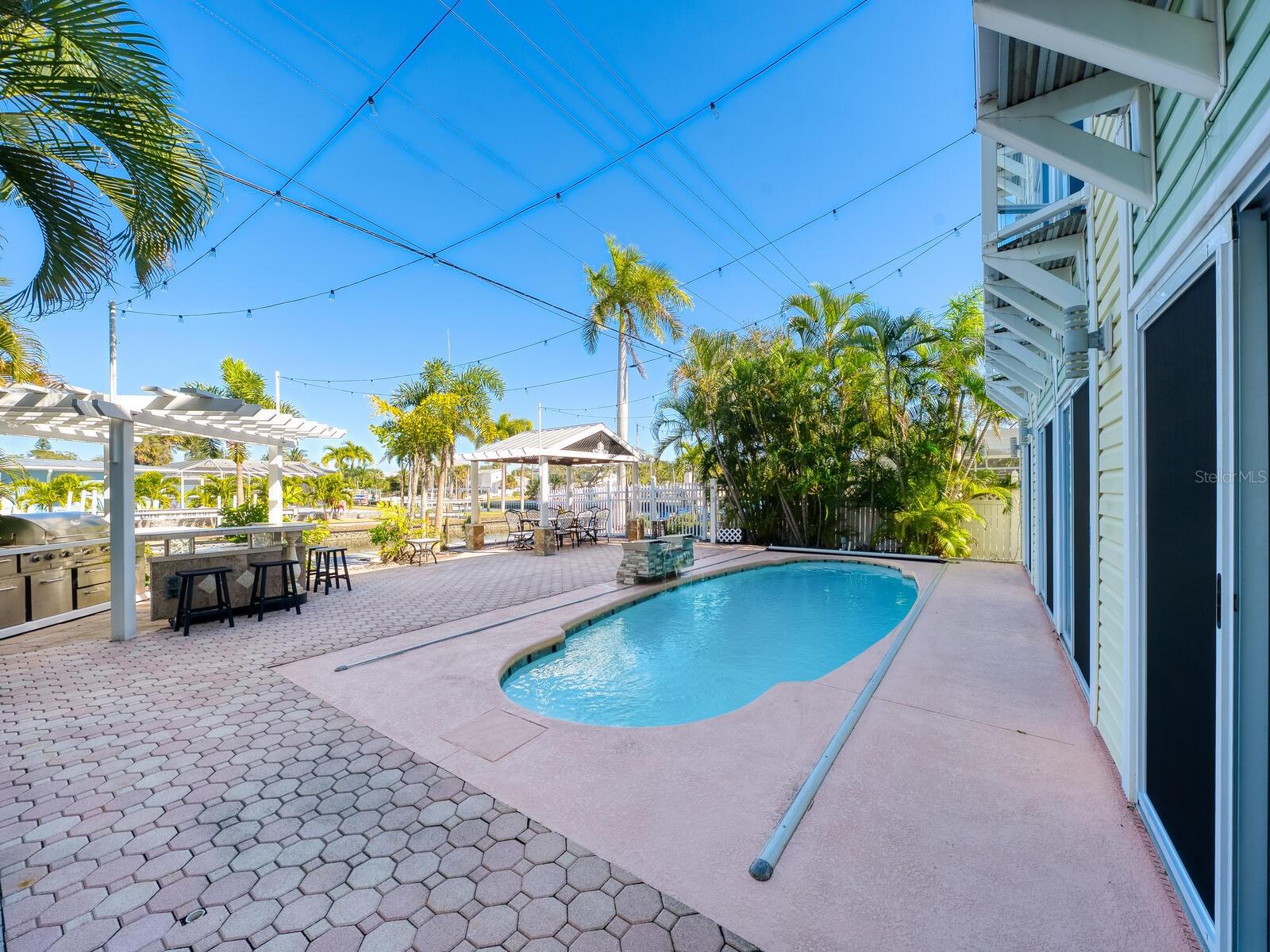 SARASOTA BEACH - Residential