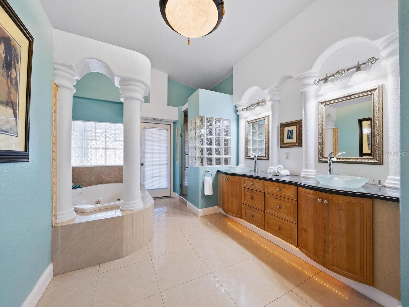 SARASOTA BEACH - Residential