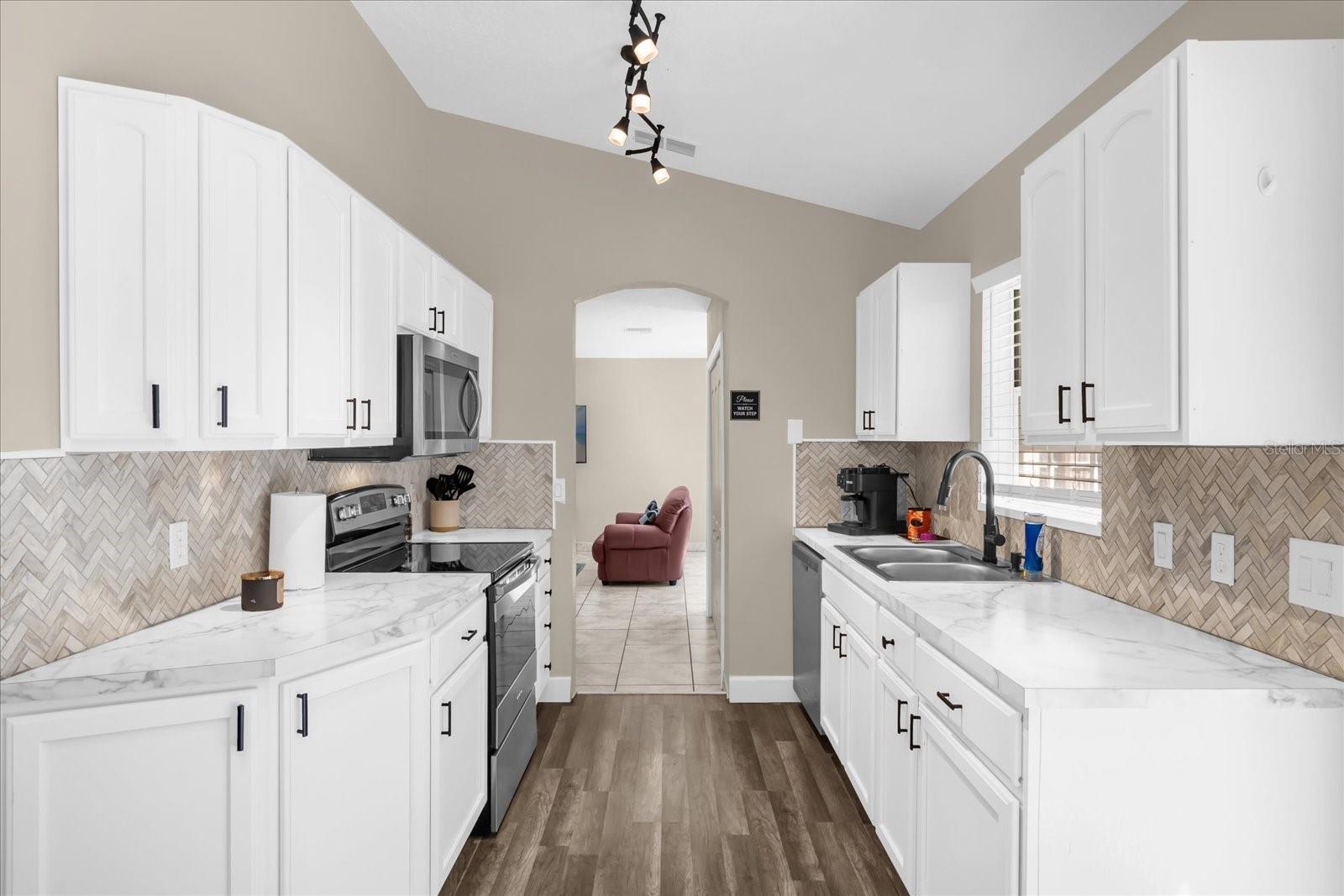 CARLTON VILLAGE SUB - Residential