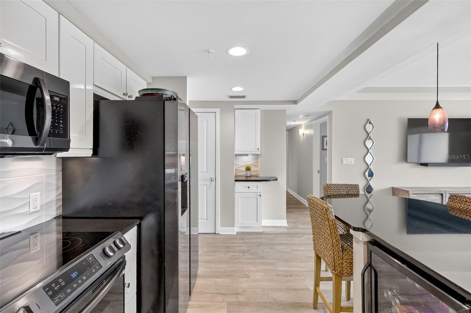 ISLAND WAY TOWERS CONDO - Residential