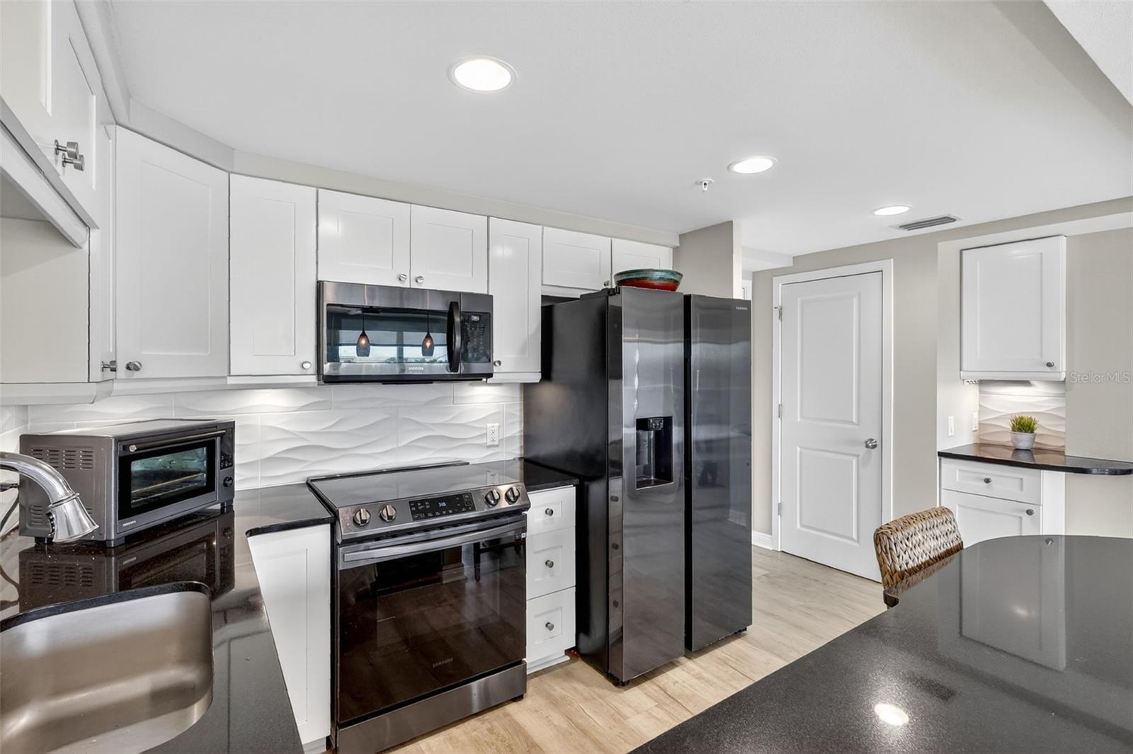 ISLAND WAY TOWERS CONDO - Residential