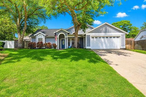 Photo of 962 Edgehill Drive, Palm Harbor, FL 34684 (MLS # TB8507849)
