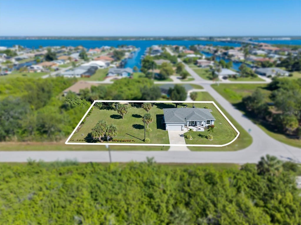 Photo of 14142 Hopewell Avenue, Port Charlotte, FL 33981 (MLS # D6149347)