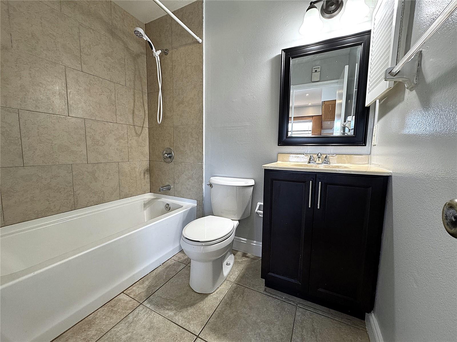 AVONDALE - Residential Income