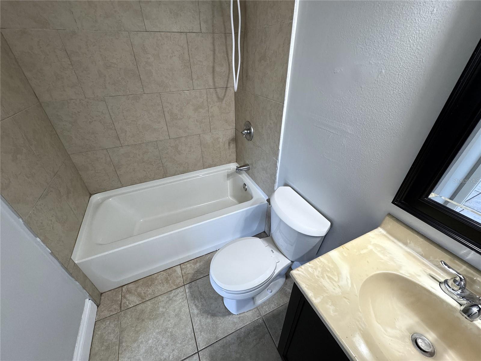 AVONDALE - Residential Income