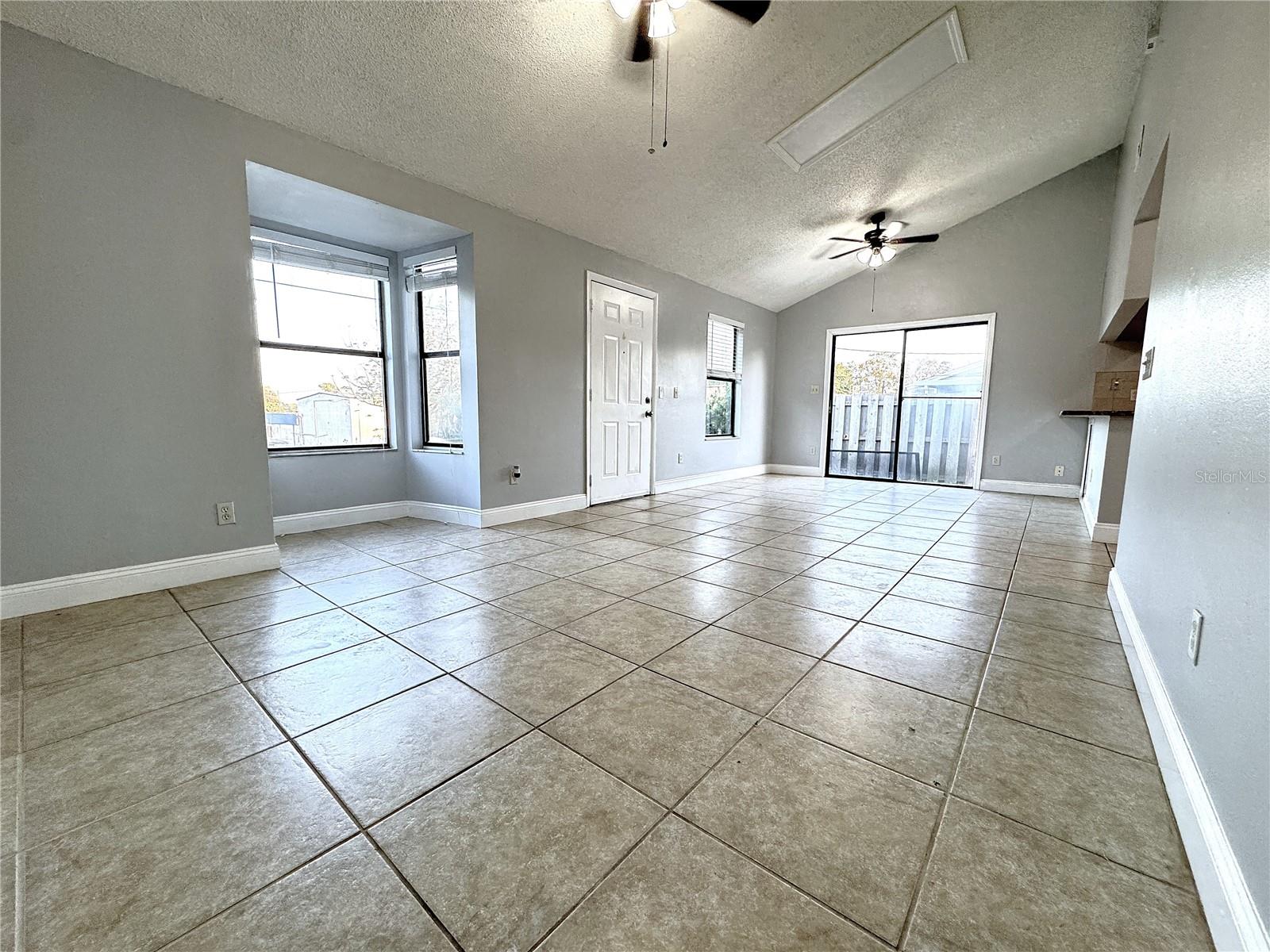 AVONDALE - Residential Income