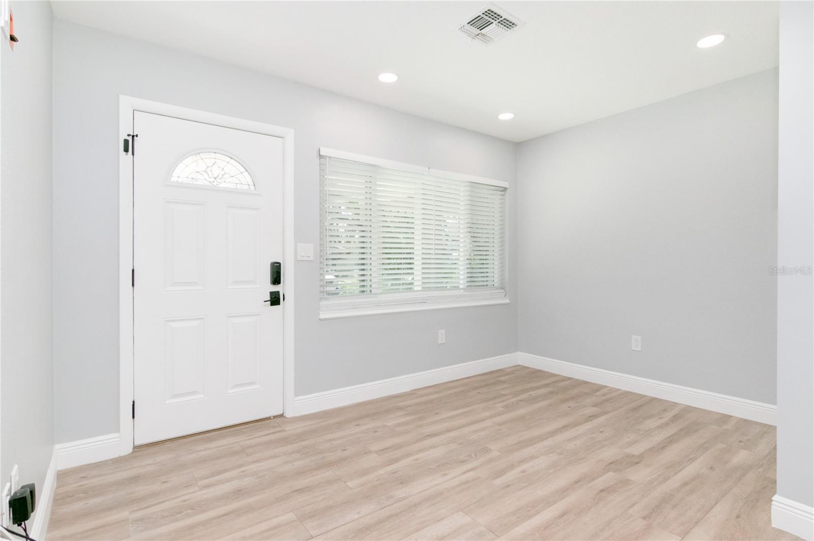 TUSCANIA - Residential Lease