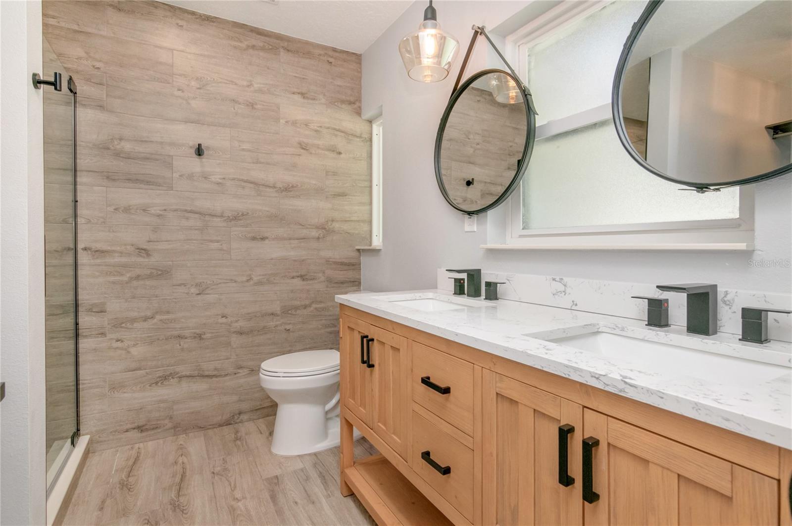 TUSCANIA - Residential Lease