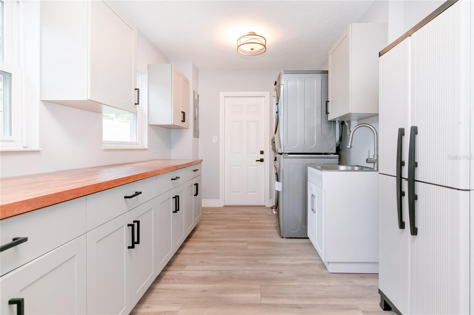 TUSCANIA - Residential Lease