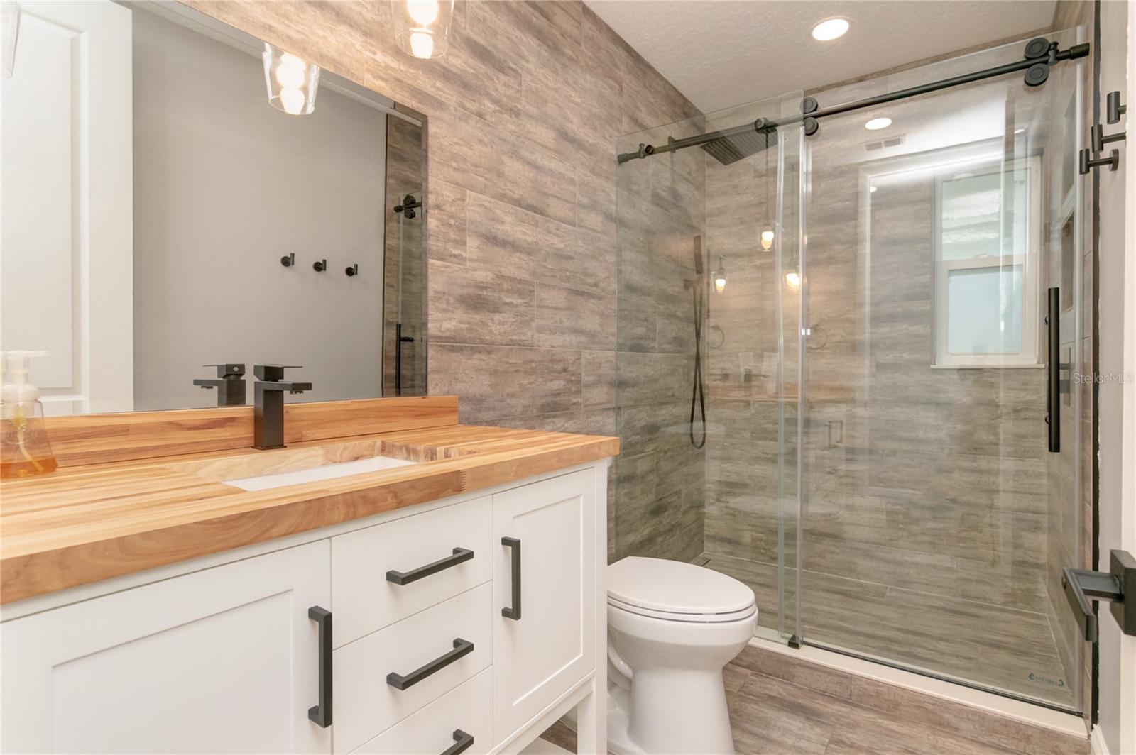 TUSCANIA - Residential Lease