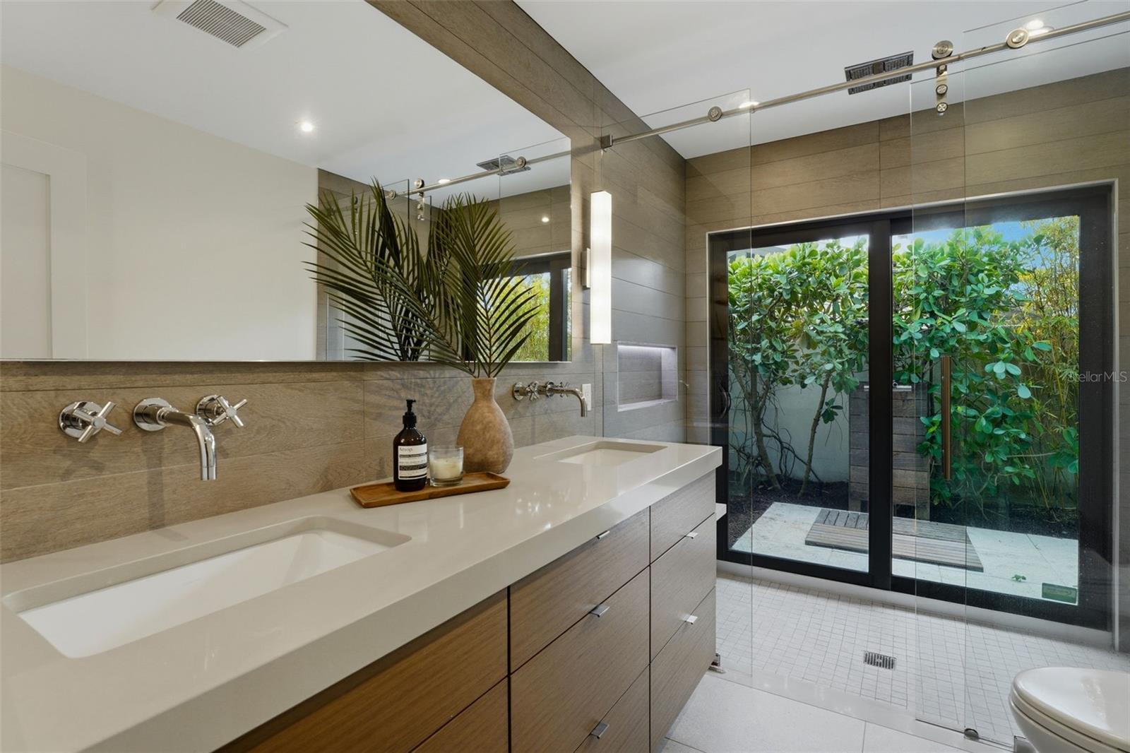 SAINT ARMANDS DIV JOHN RINGLING ESTATES - Residential