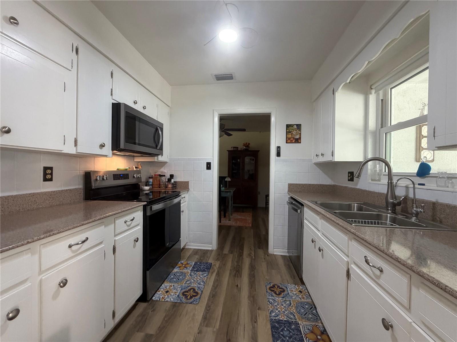 RAINBOW LAKES ESTATE - Residential