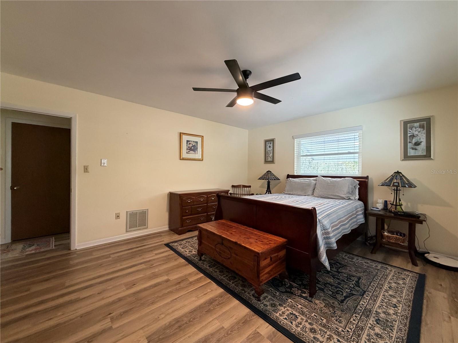 RAINBOW LAKES ESTATE - Residential