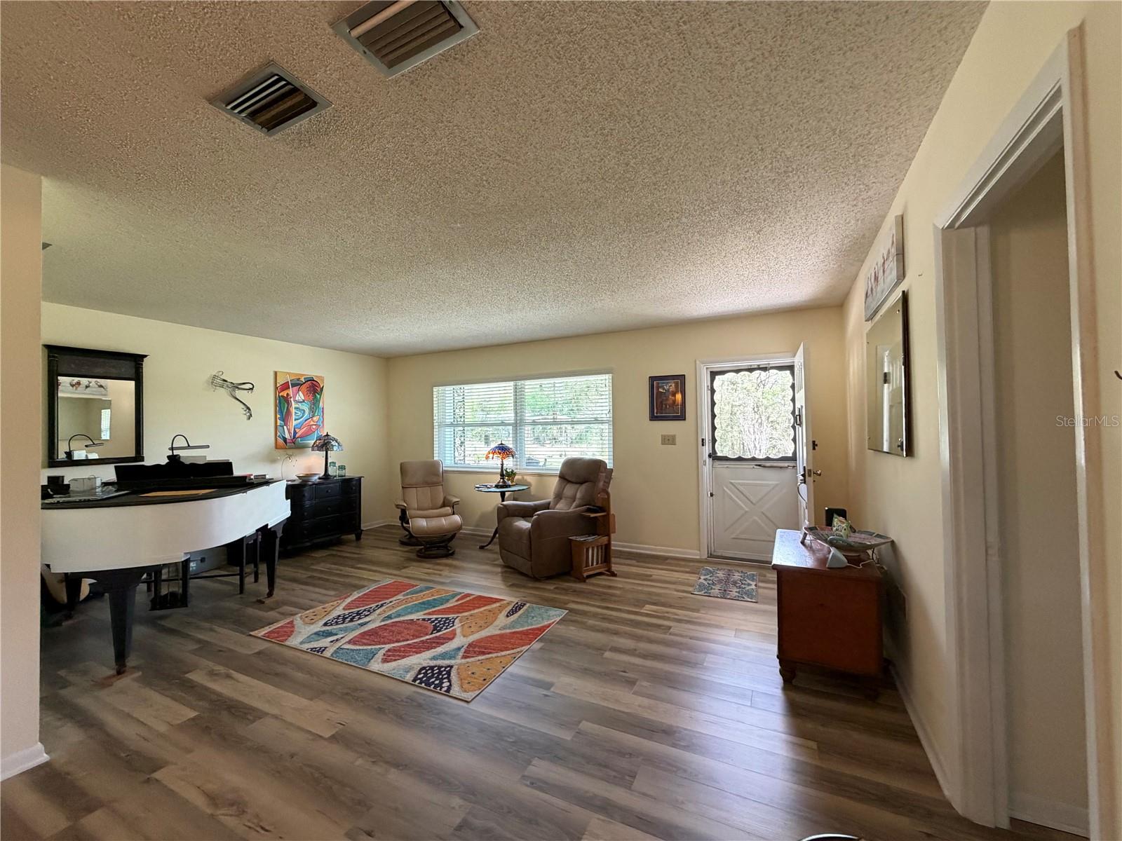 RAINBOW LAKES ESTATE - Residential