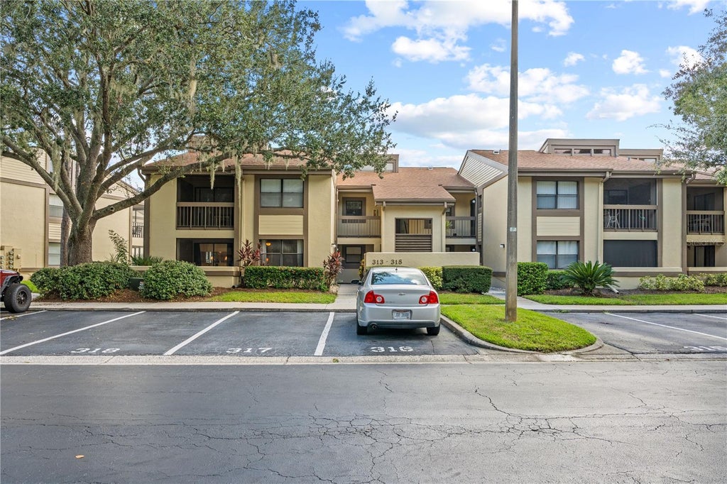 Photo of 317 Woodlake Wynde, Oldsmar, FL 34677 (MLS # TB8544505)