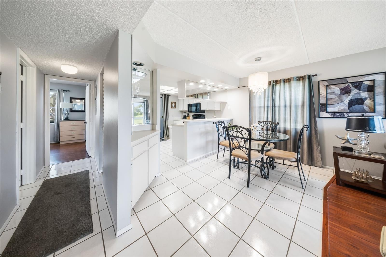 317 WOODLAKE WYNDE