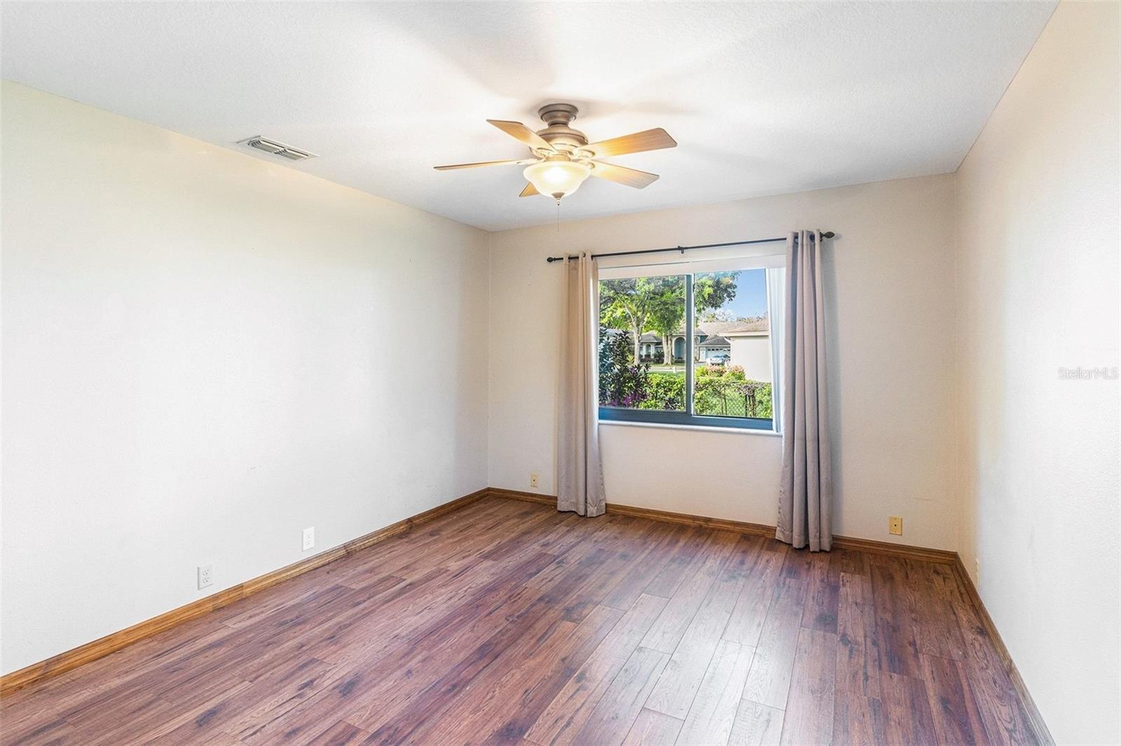 BERKLEY WOODS - Residential