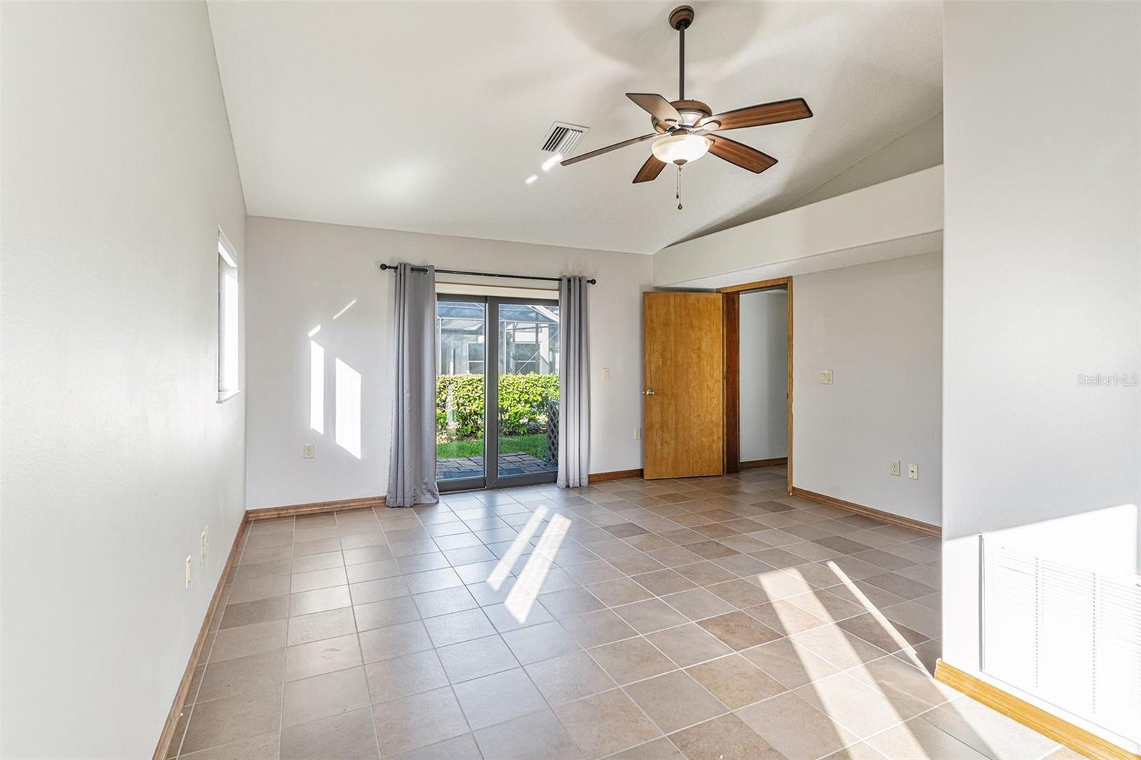 BERKLEY WOODS - Residential