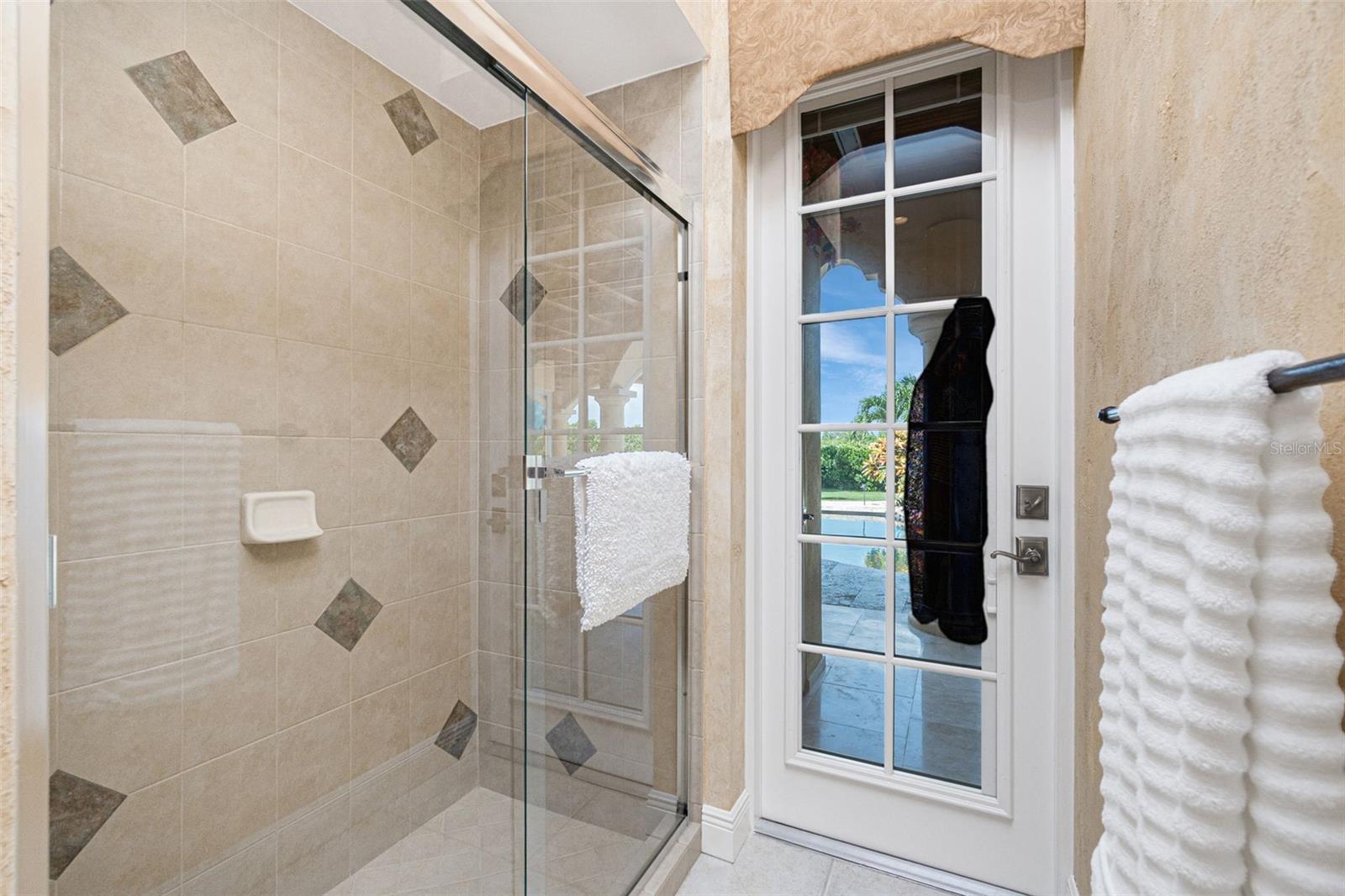 2000 MIDWAY ESTATES - Residential