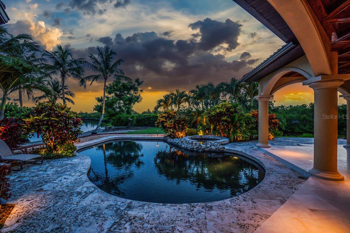 2000 MIDWAY ESTATES - Residential