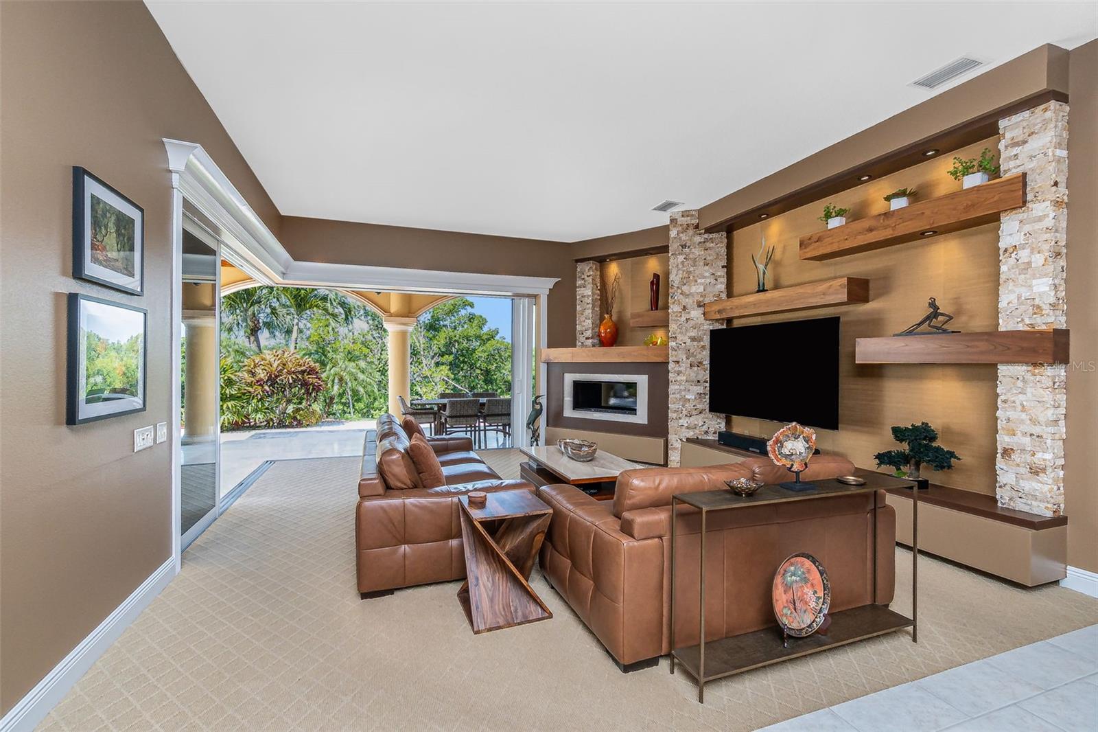 2000 MIDWAY ESTATES - Residential