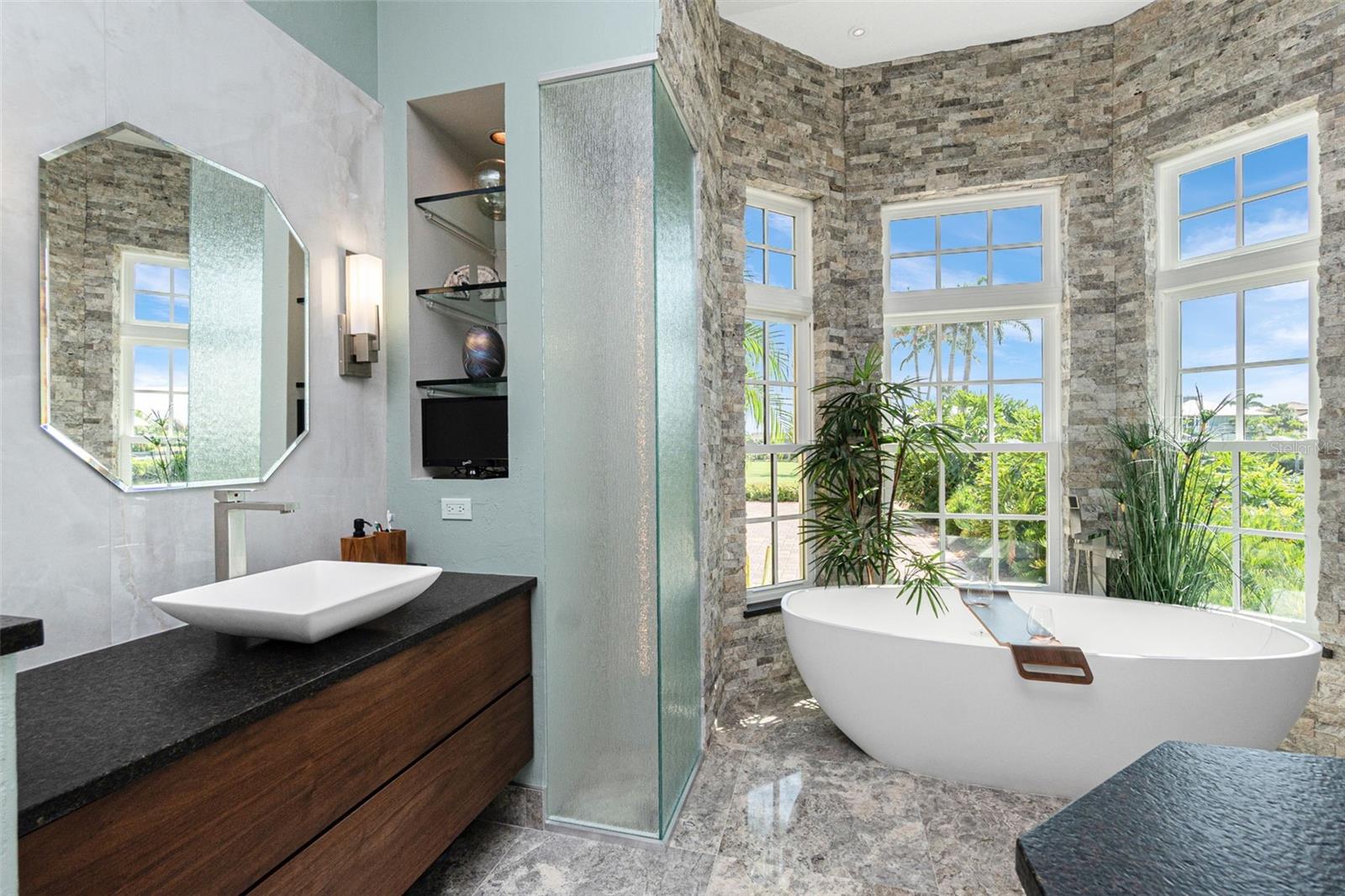 2000 MIDWAY ESTATES - Residential