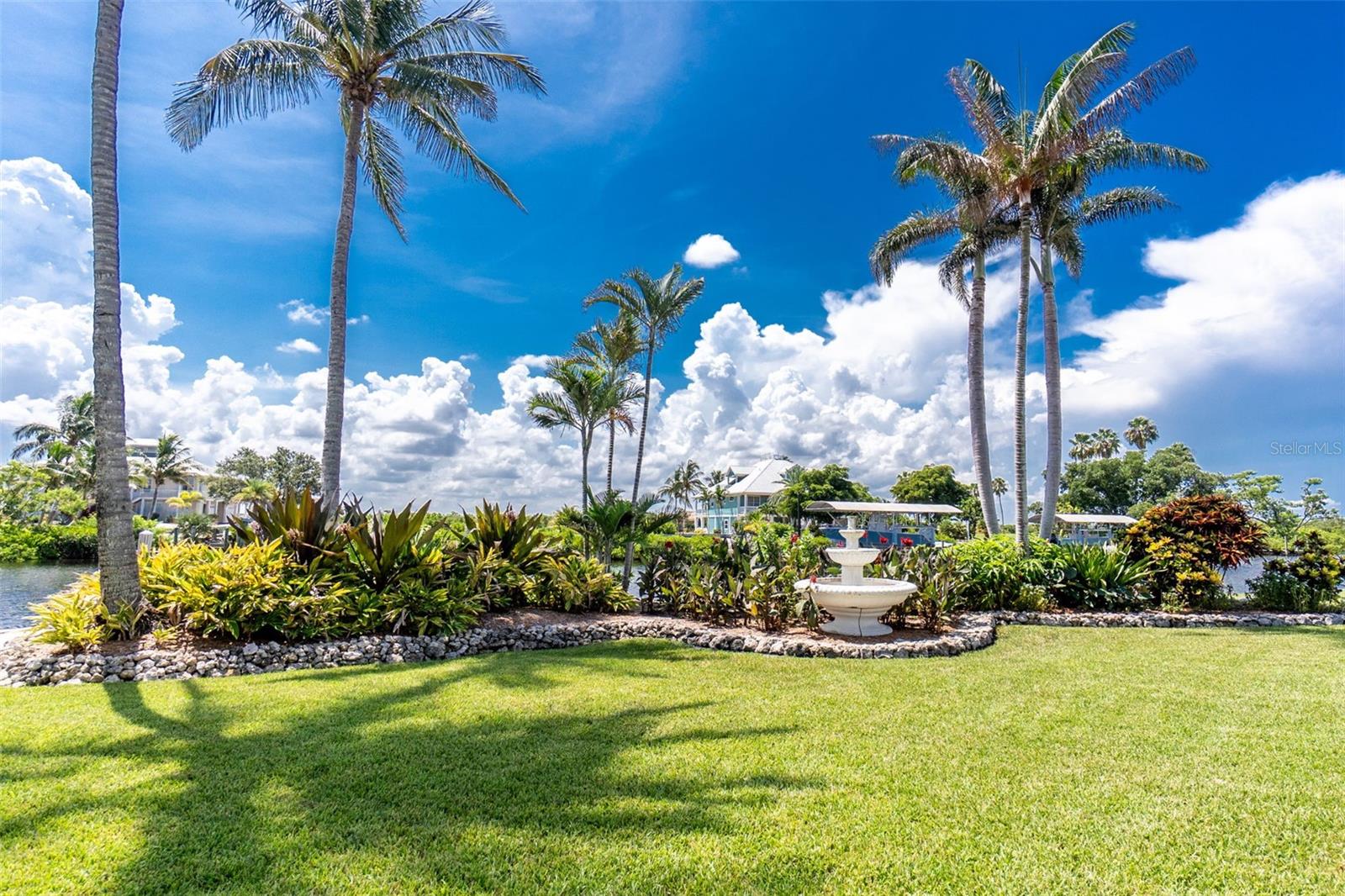 2000 MIDWAY ESTATES - Residential