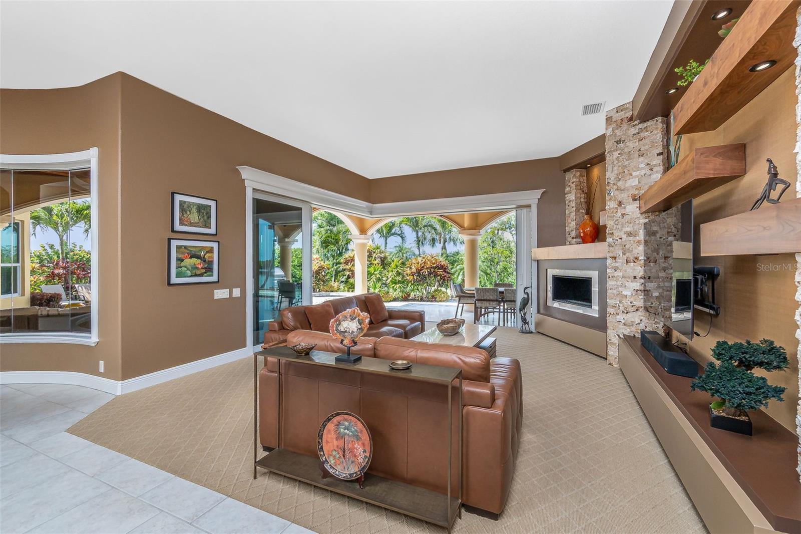 2000 MIDWAY ESTATES - Residential