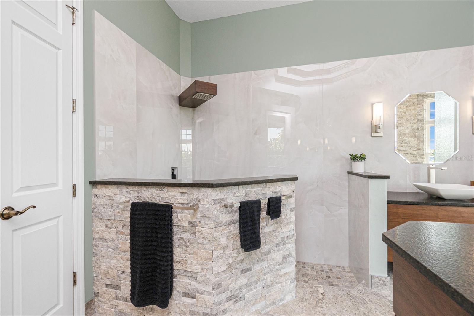 2000 MIDWAY ESTATES - Residential