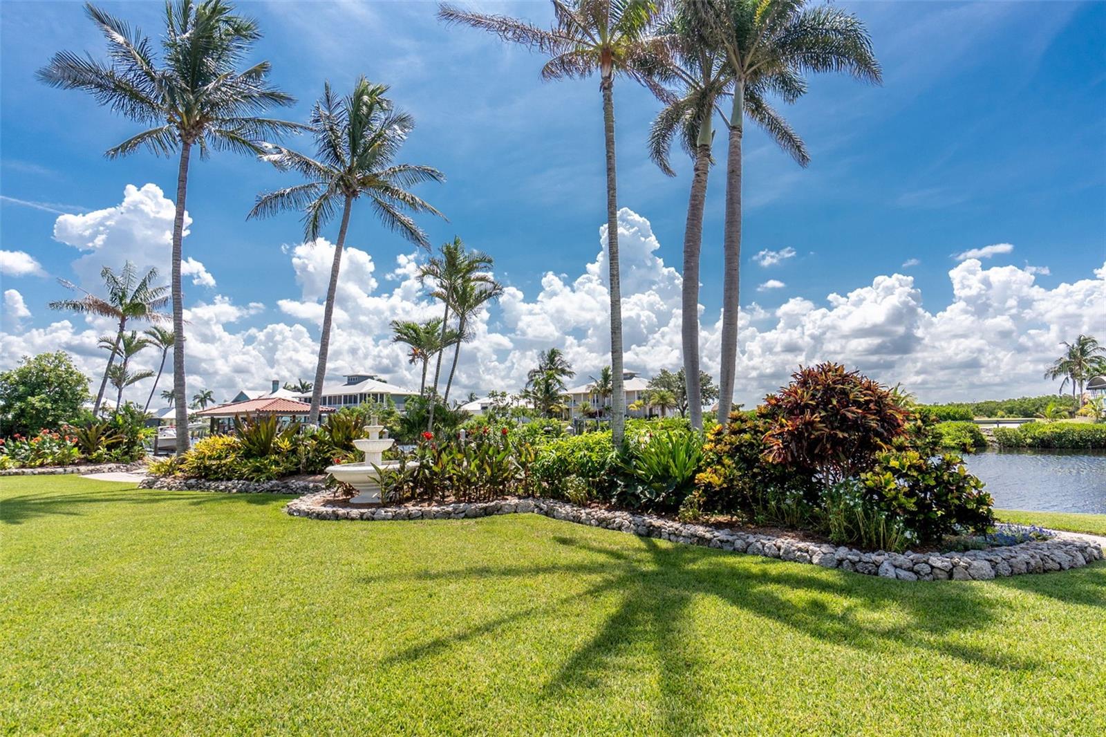 2000 MIDWAY ESTATES - Residential