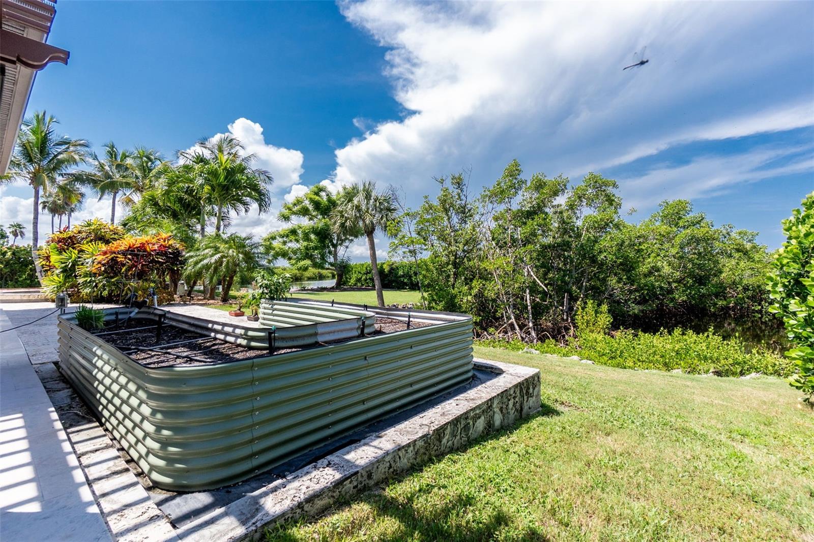 2000 MIDWAY ESTATES - Residential