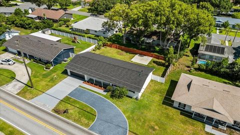 A home in LAKELAND