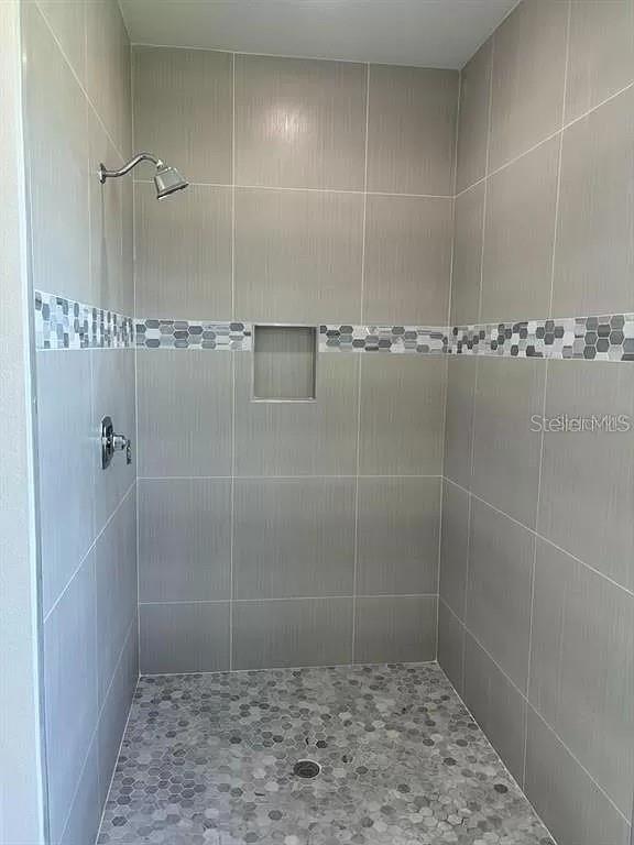 PINE RIDGE CIRCLE SUB - Residential Lease