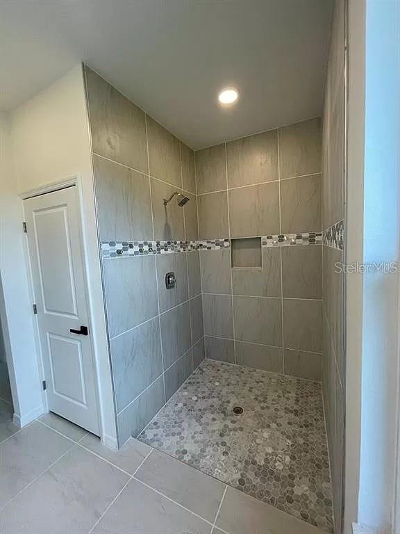 PINE RIDGE CIRCLE SUB - Residential Lease