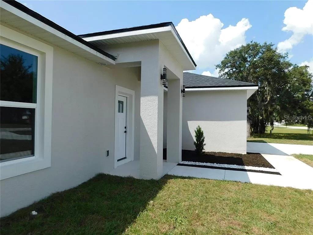 PINE RIDGE CIRCLE SUB - Residential Lease