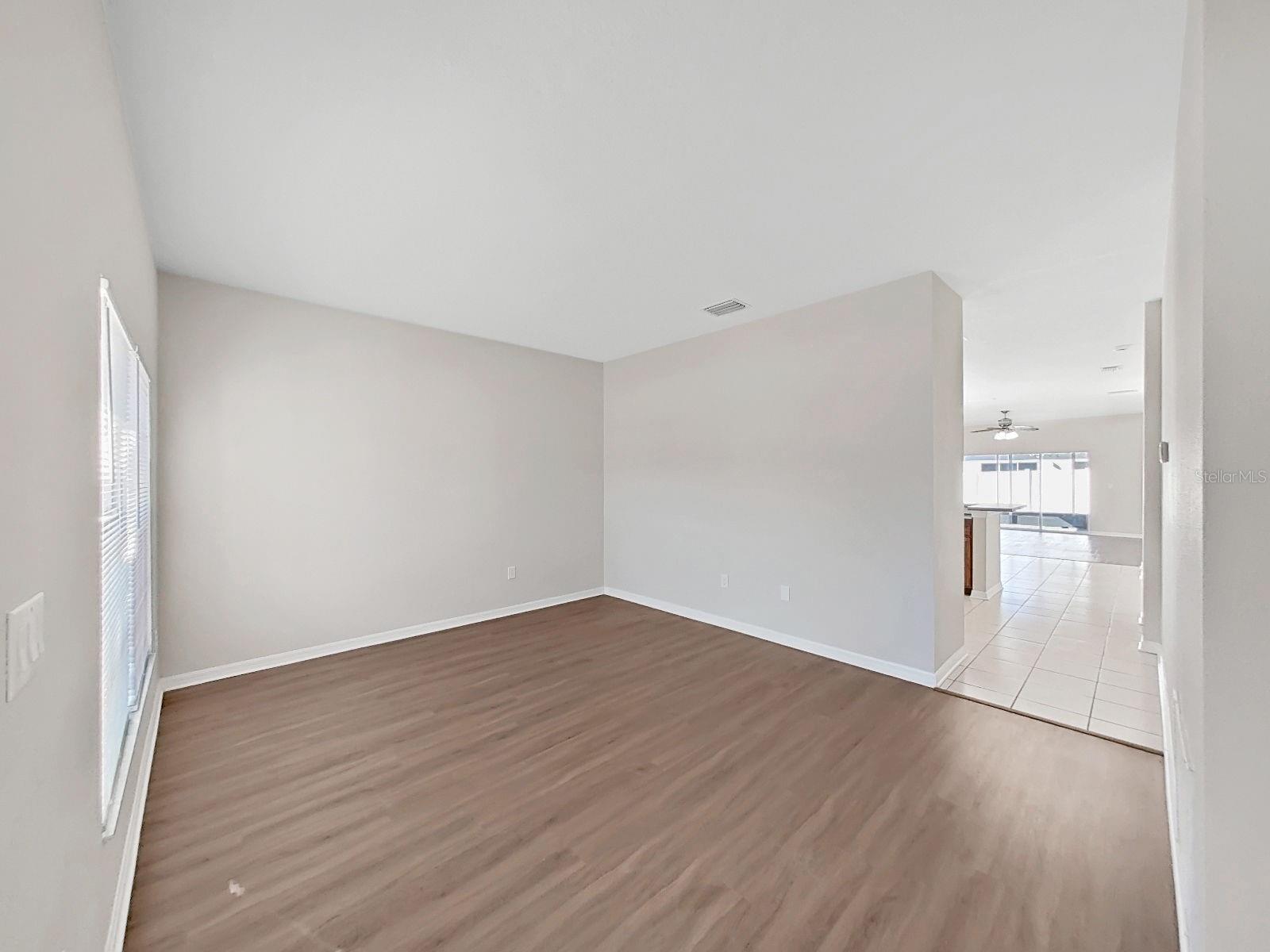 5623 SHEER BLISS LOOP