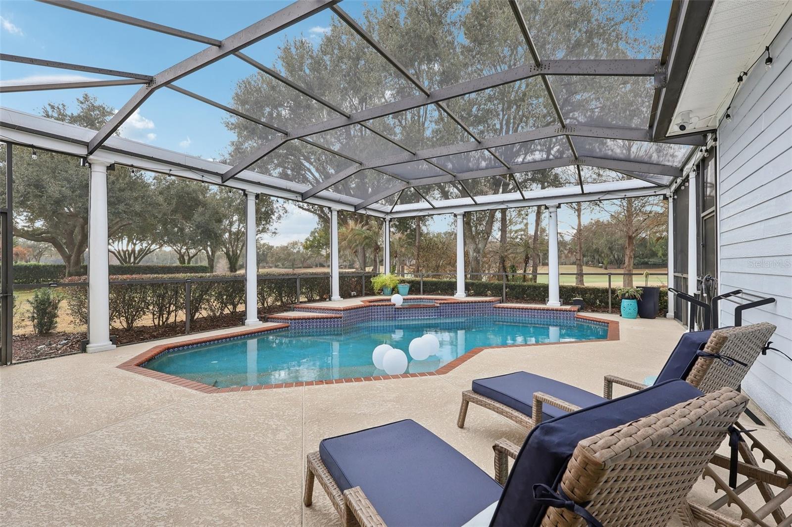 KEENES POINTE - Residential