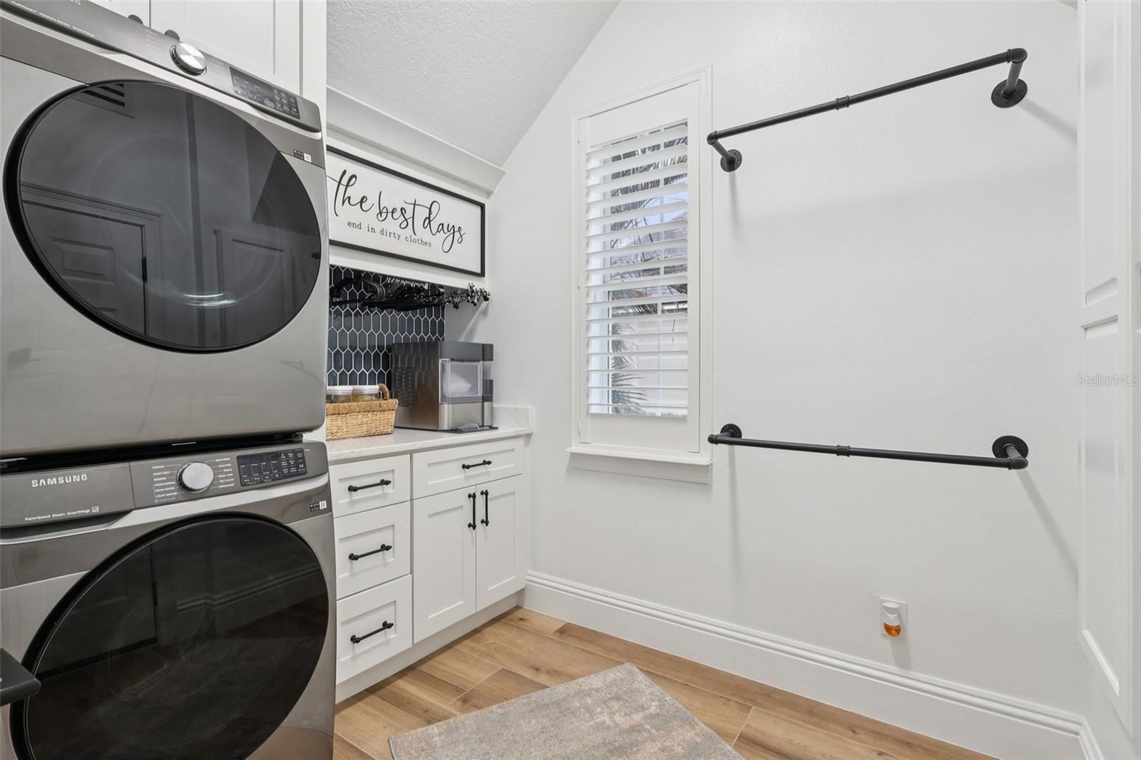 KEENES POINTE - Residential