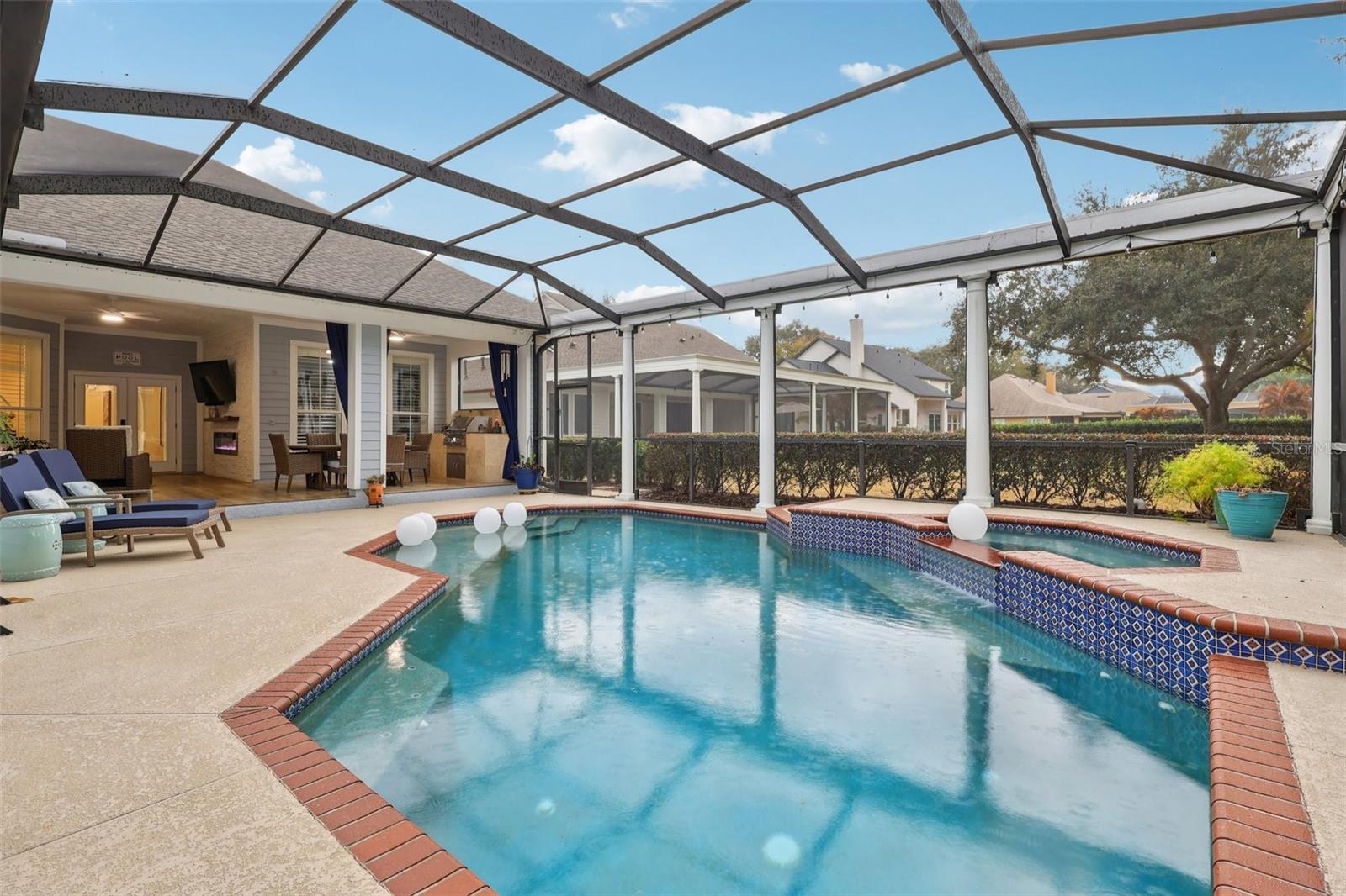 KEENES POINTE - Residential