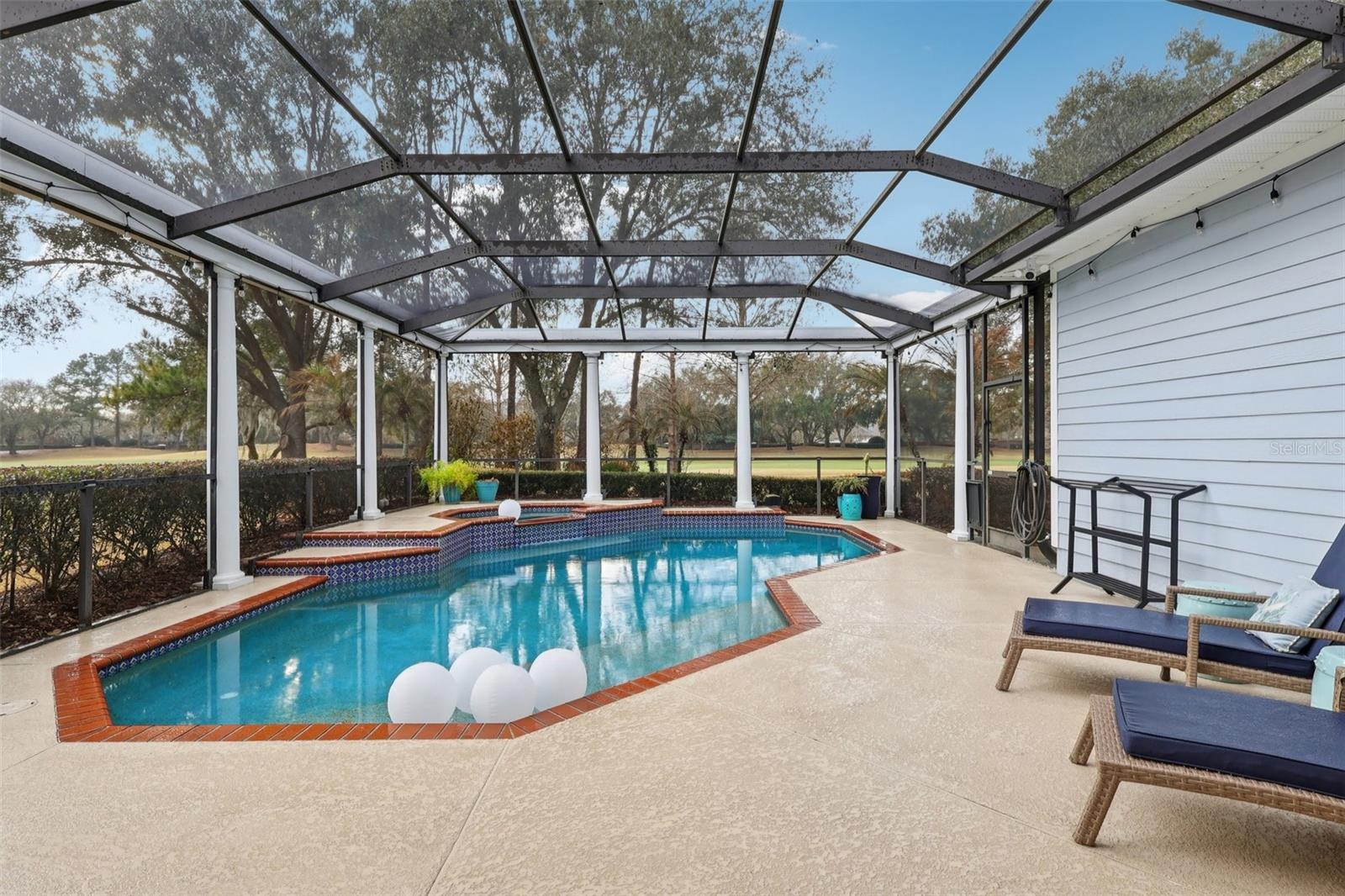 KEENES POINTE - Residential