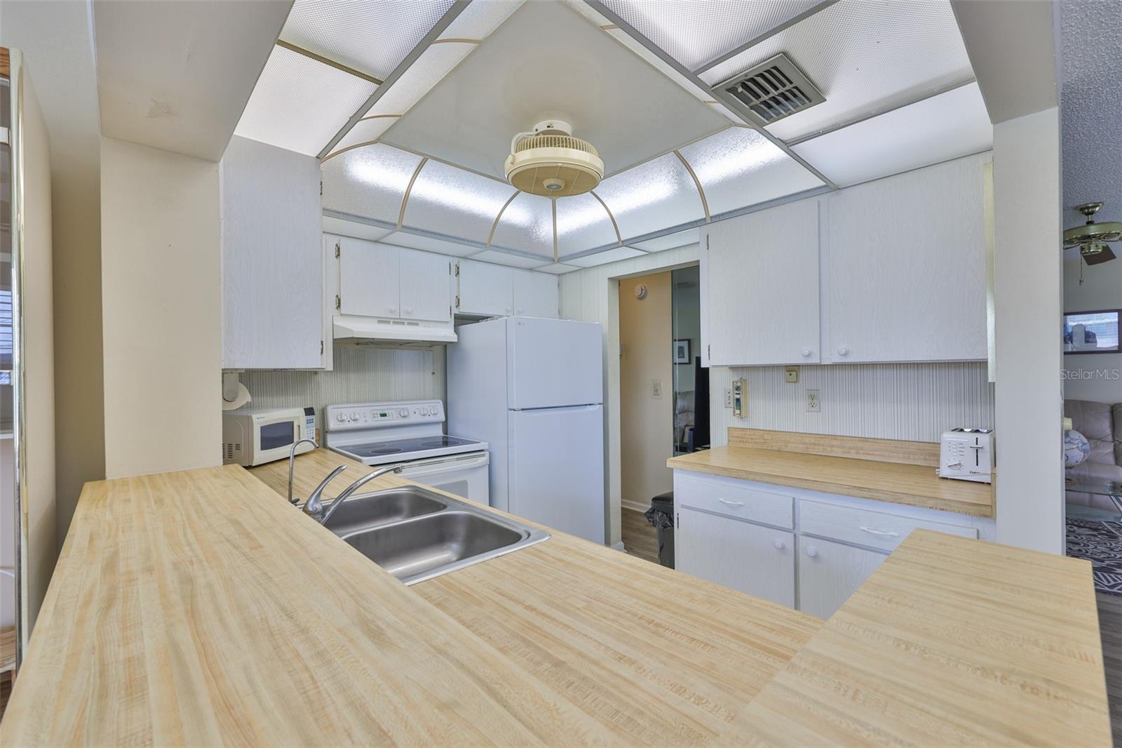 CAMBRIDGE M CONDO REV - Residential Lease