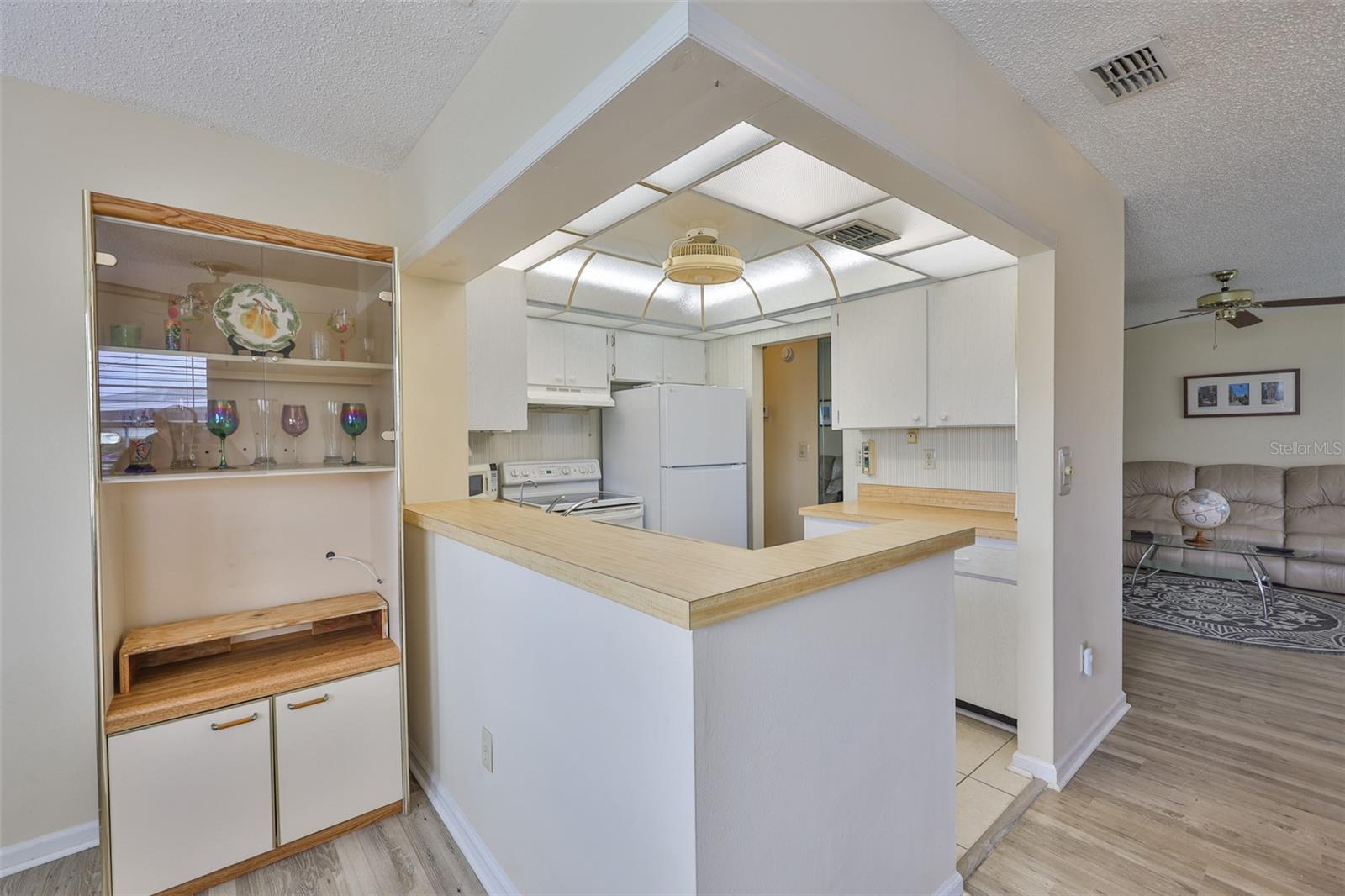 CAMBRIDGE M CONDO REV - Residential Lease