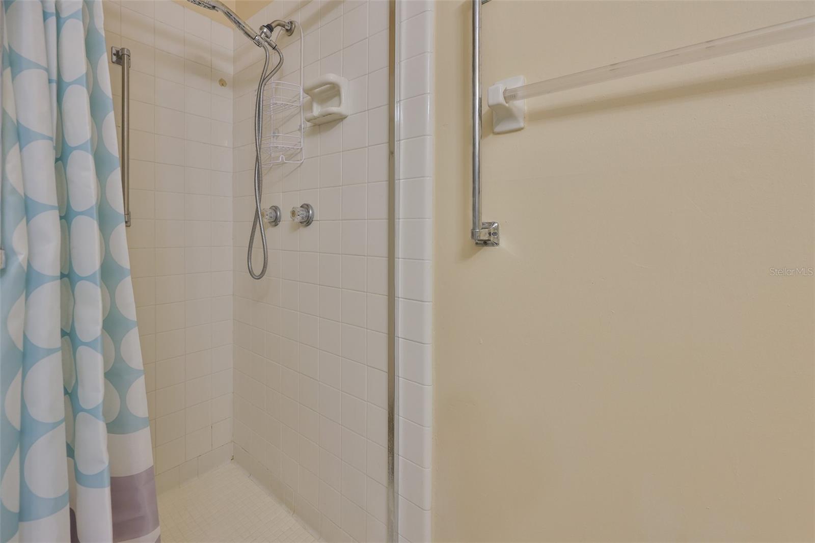 CAMBRIDGE M CONDO REV - Residential Lease