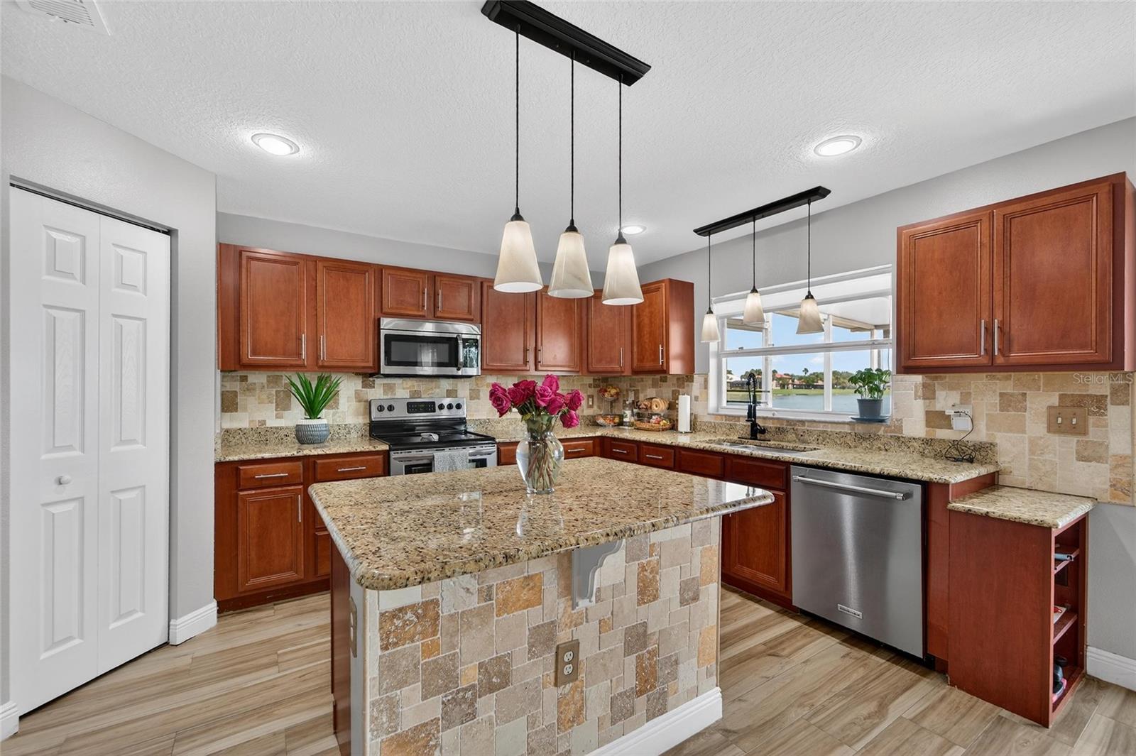 HARBOUR ISLES PH 1 - Residential