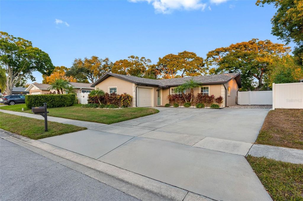 Photo of 8139 129th Lane N, Seminole, FL 33776 (MLS # TB8448997)