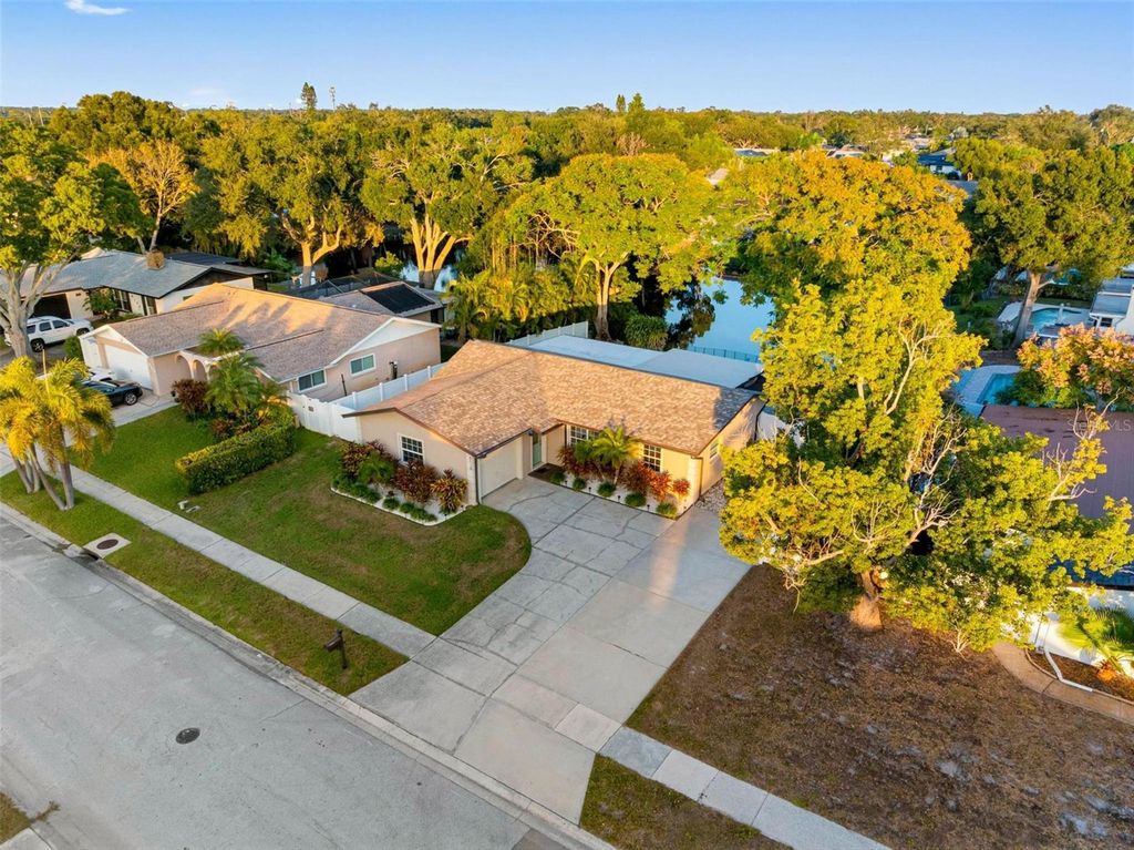 Photo of 8139 129th Lane N, Seminole, FL 33776 (MLS # TB8448997)