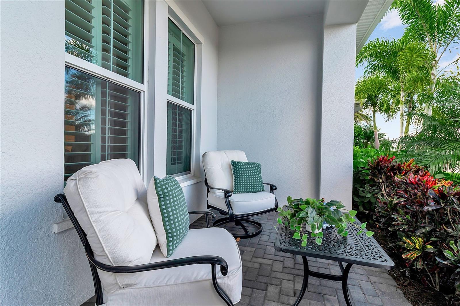 7924 REDONDA LOOP