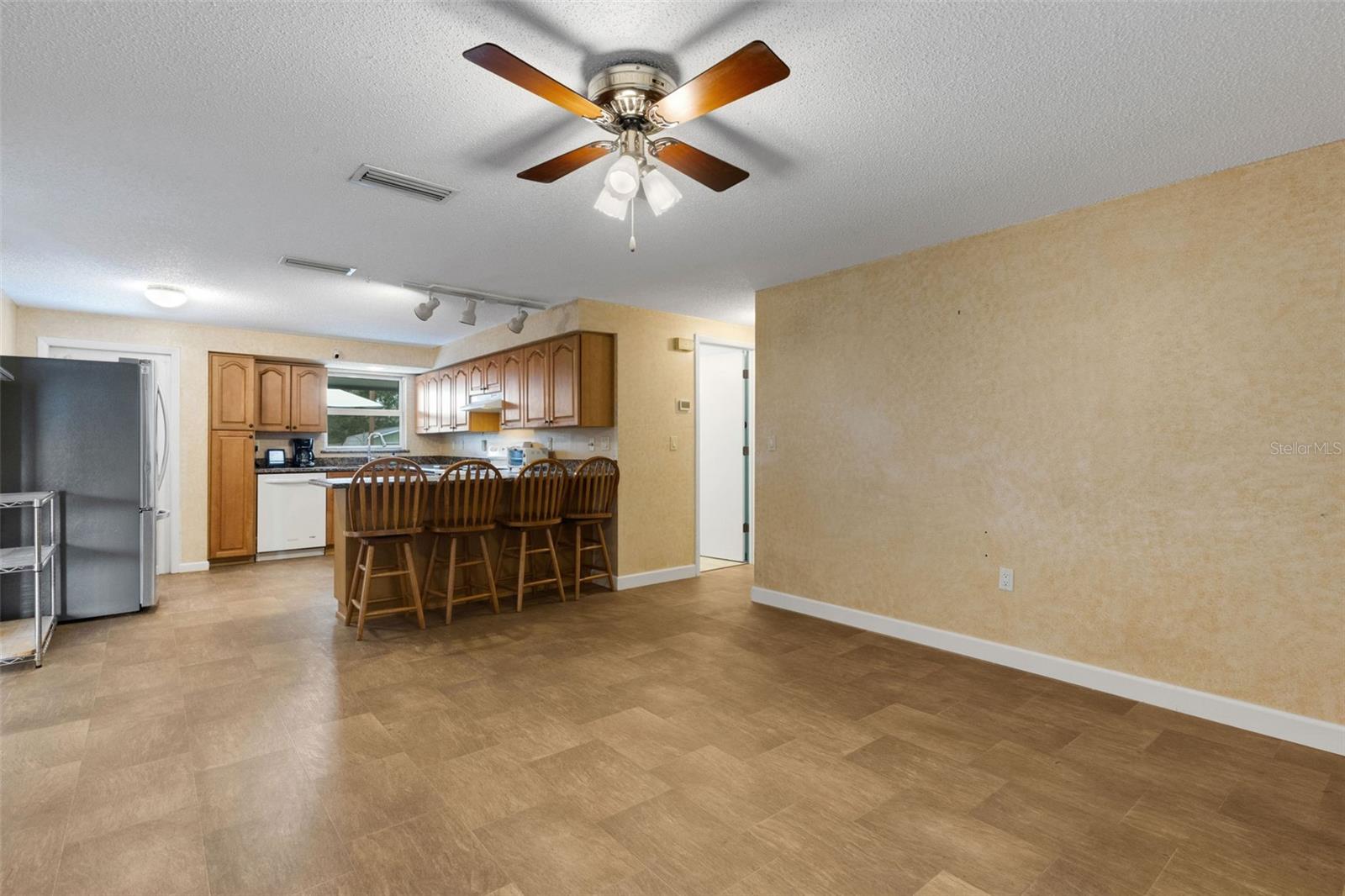 LENRAY HEIGHTS - Residential