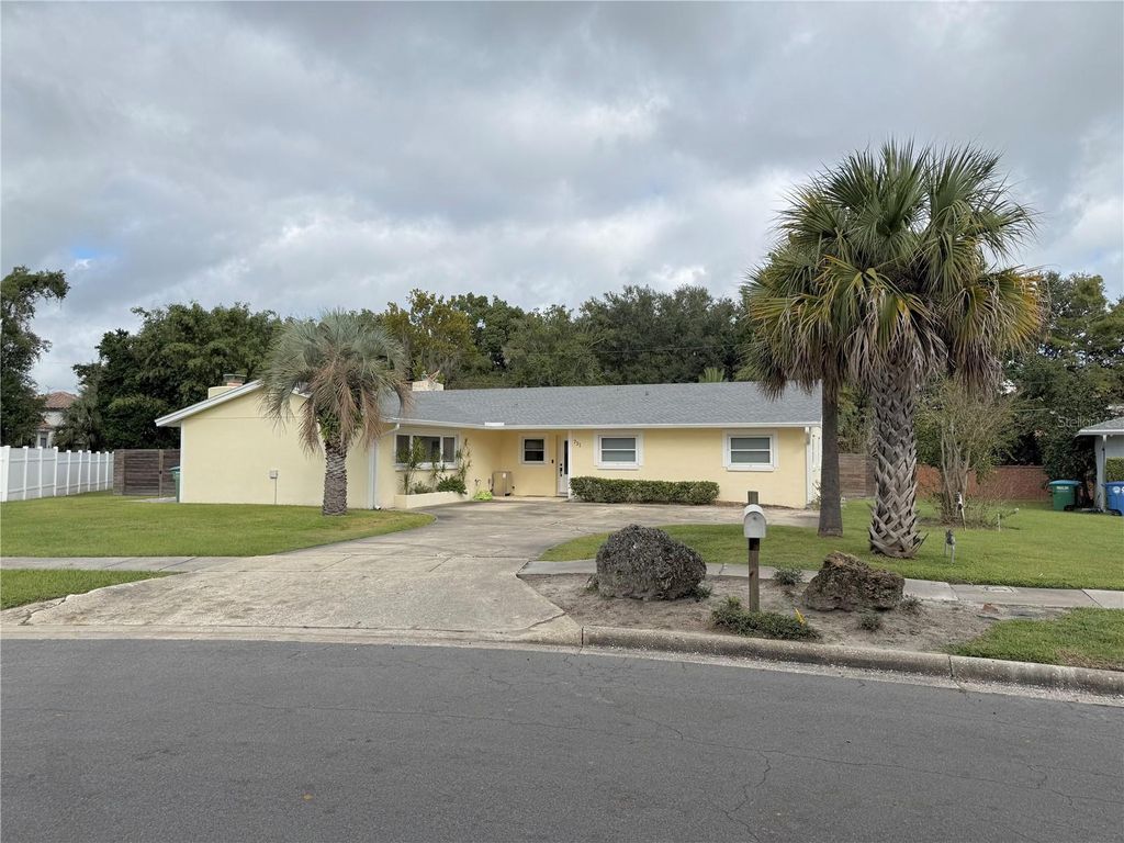 Photo of 731 Northwood Circle, Winter Park, FL 32789 (MLS # O6356075)