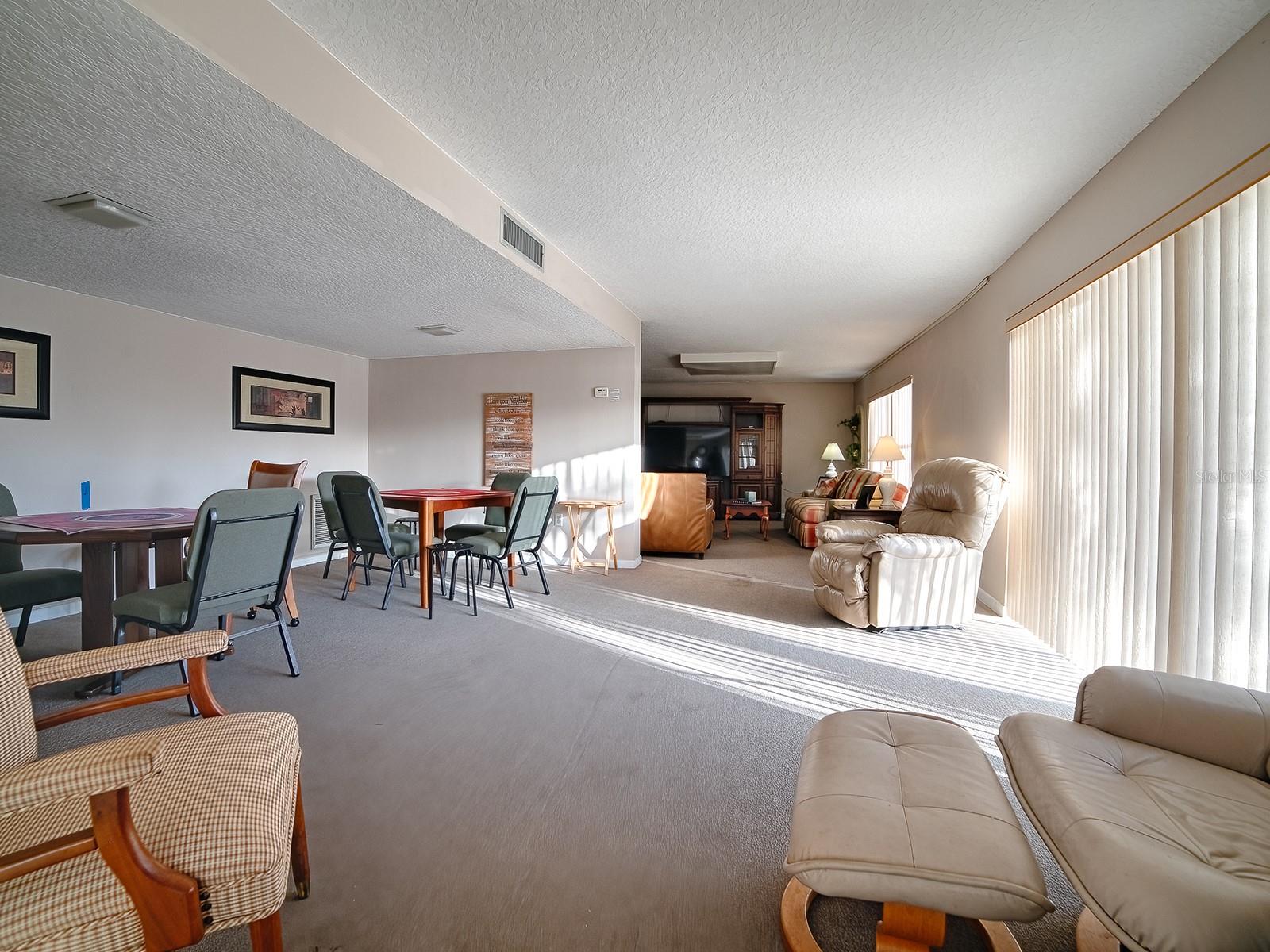 MOUNT DORA VILLA DORA CONDO UNIT 01 - Residential